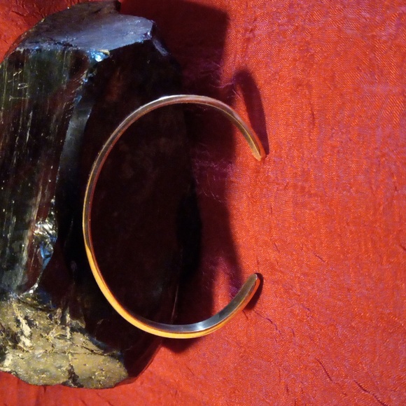 Gold tone bracelet. Not sister by blood but sisters by heart - Picture 3 of 4